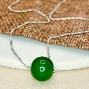 Free People Elegant Green Agate Sphere Pendant Silver Dainty Necklace